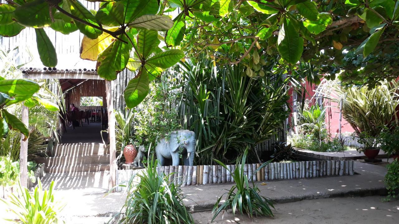 Hotel Robinson Plage Lomé Exterior foto