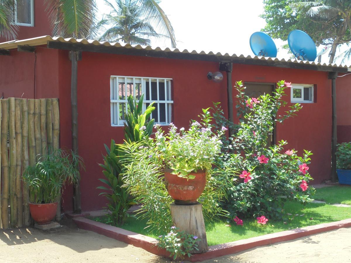 Hotel Robinson Plage Lomé Exterior foto