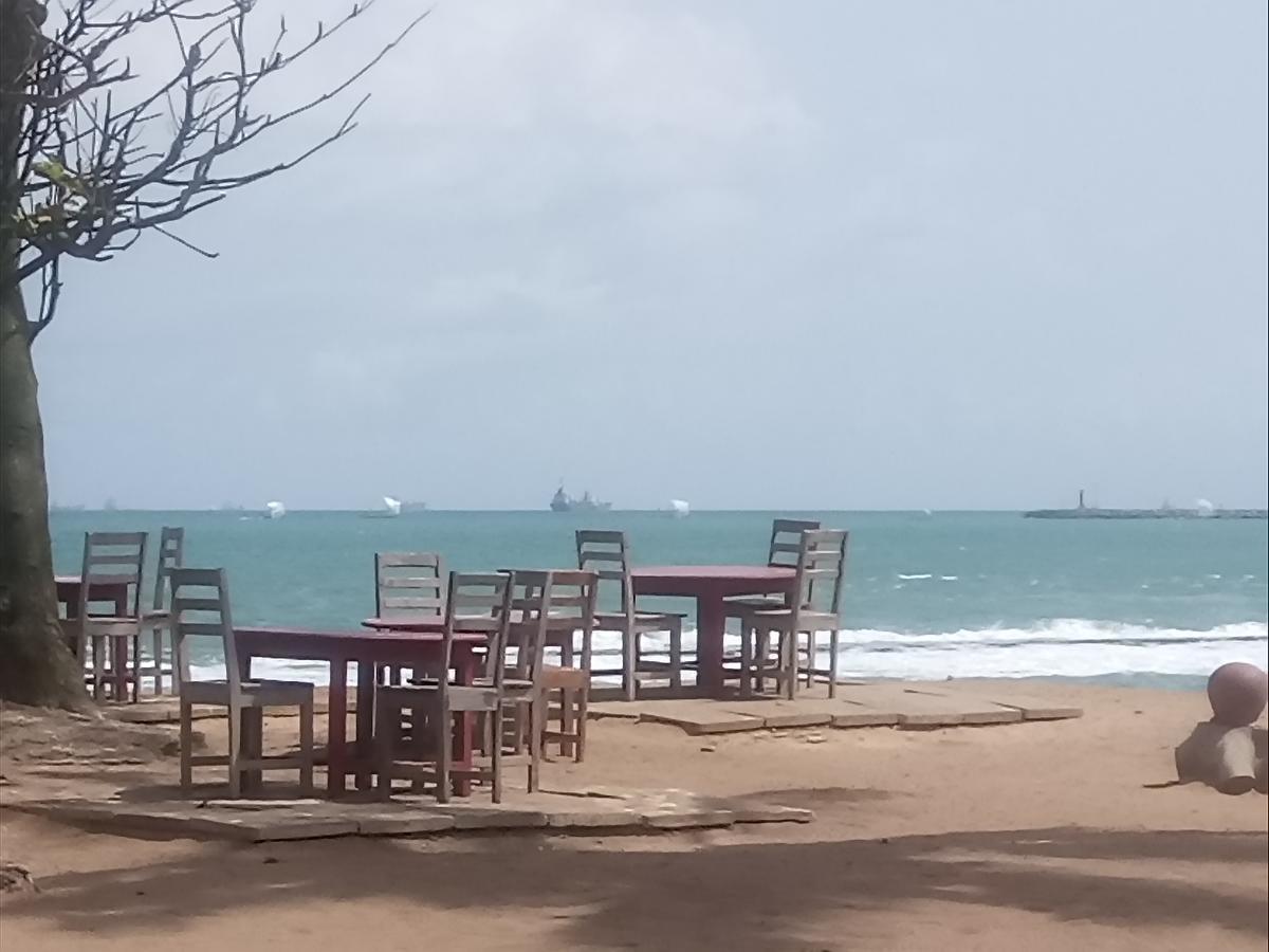 Hotel Robinson Plage Lomé Exterior foto